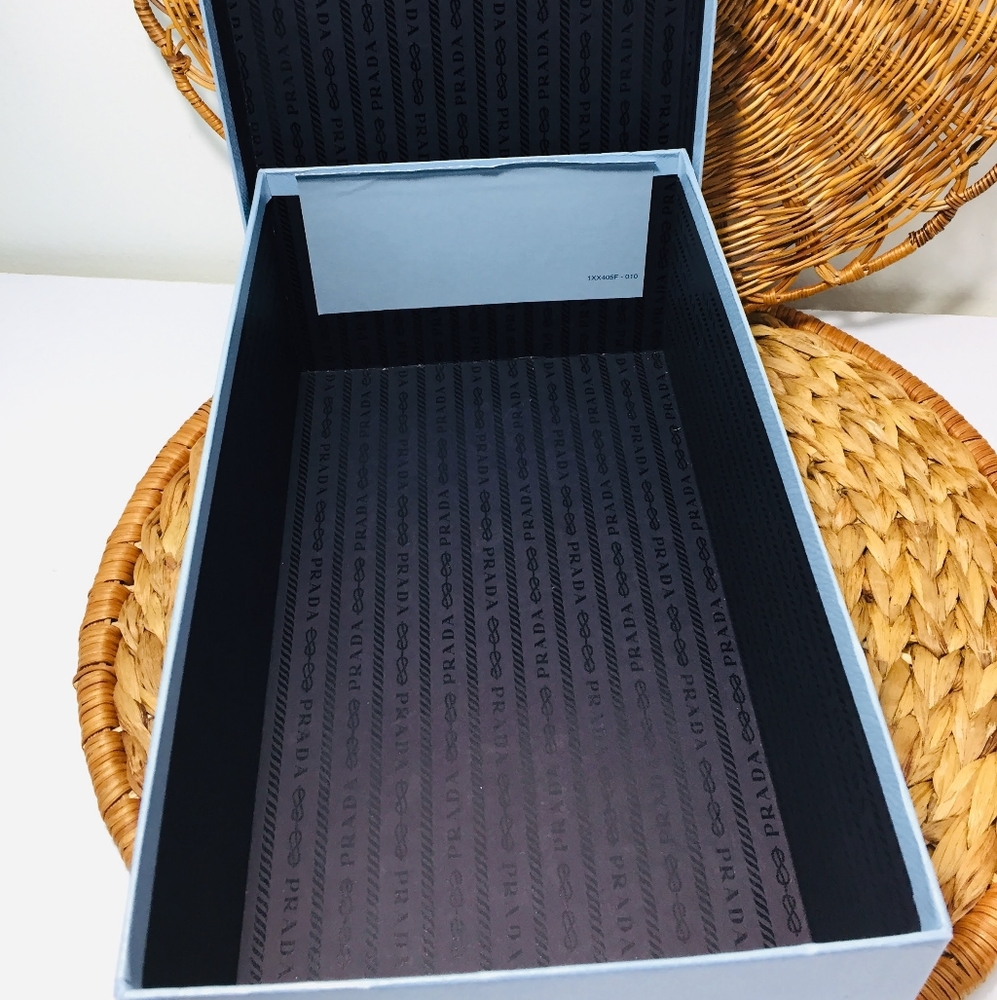❌ SOLD ❌Box, PRADA.  Empty shoe box - Picture 10 of 16